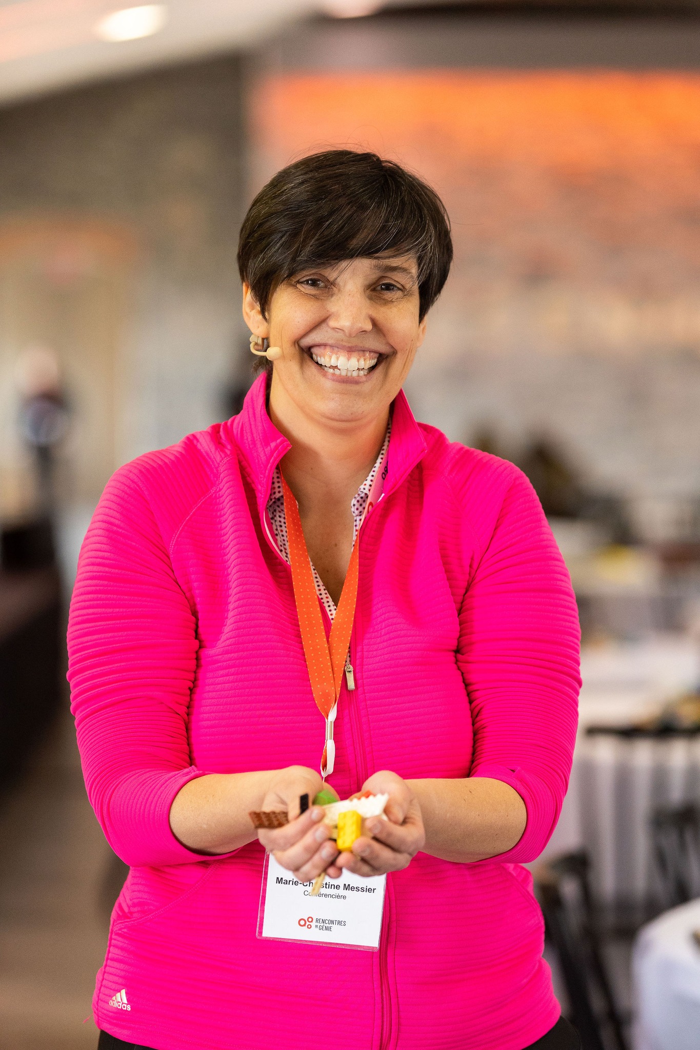 Marie-Chrisitne qui anime un atelier LEGO® Serious Play®